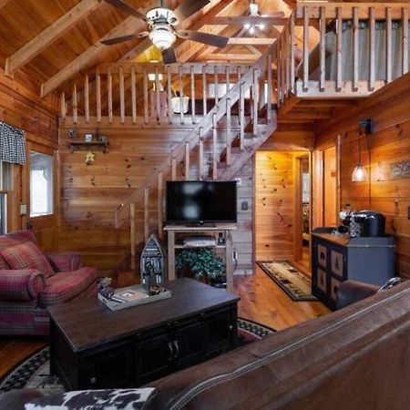 Villa Mountain Time Cabin, Hot tub, Fire Pit, Fireplace à Blue Ridge Extérieur photo