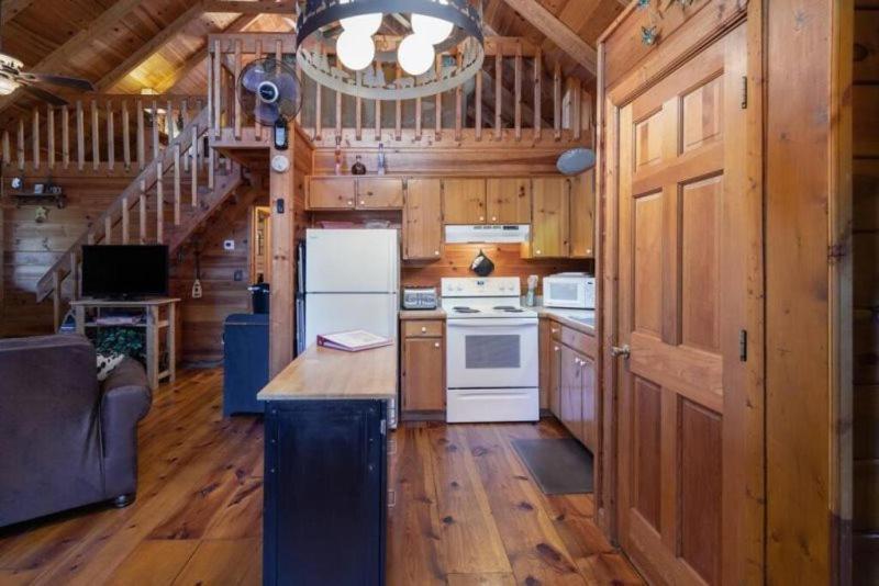 Villa Mountain Time Cabin, Hot tub, Fire Pit, Fireplace à Blue Ridge Extérieur photo