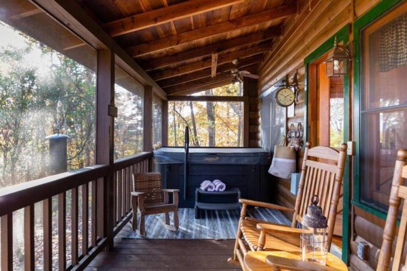 Villa Mountain Time Cabin, Hot tub, Fire Pit, Fireplace à Blue Ridge Extérieur photo
